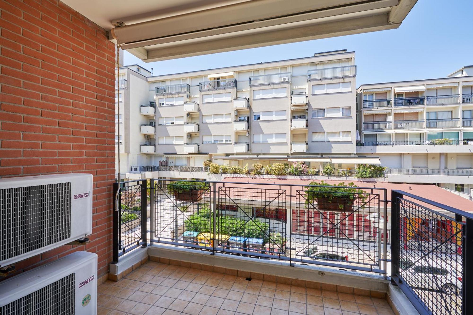 Marconi B2 Apartment *